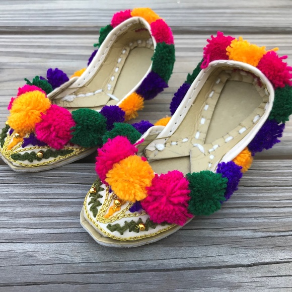 Kids Khussa Fancy Indian Traditional Embroidery - Picture 2 of 7